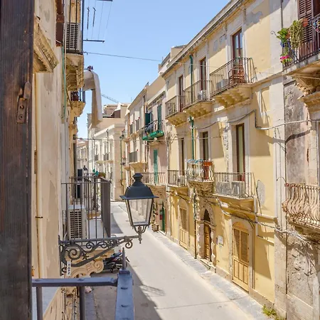 Triscele -