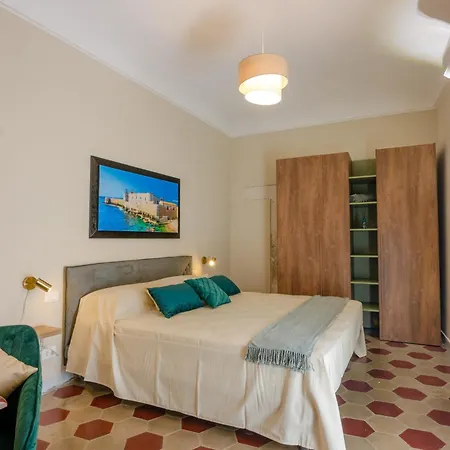 Triscele -